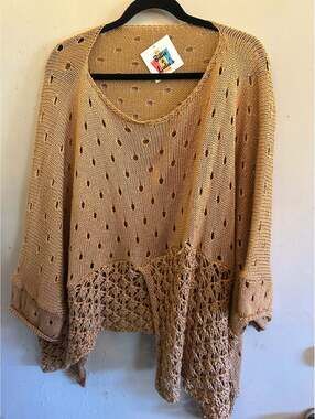 Italy Gold knit short sleeve sweater top